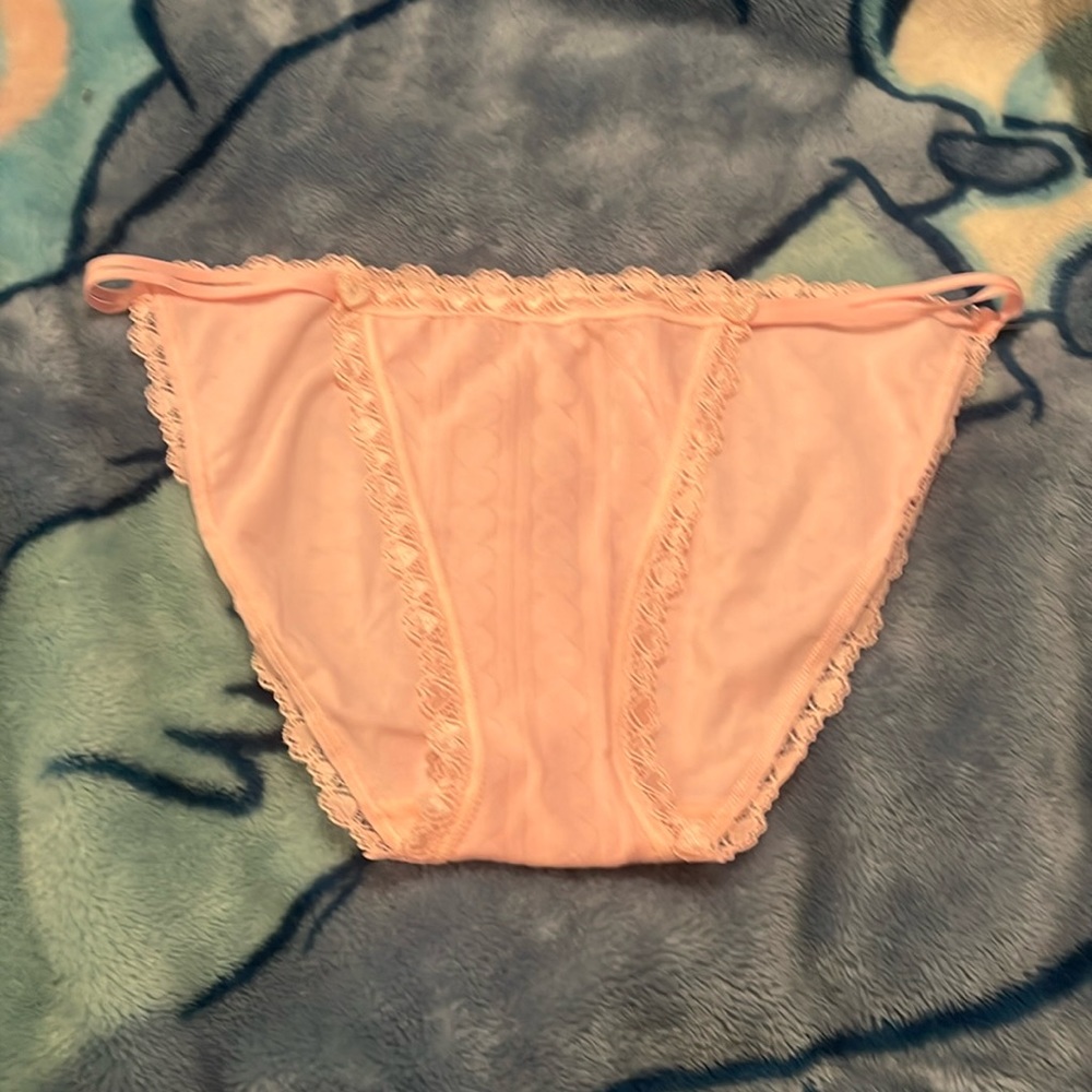 Victoria’s Secret Bikini L